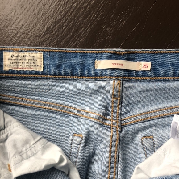 Levi Strauss women’s jeans - Picture 2 of 4